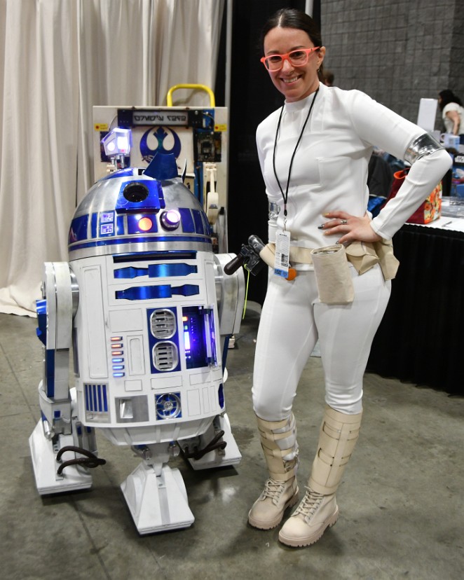 R2-D2 and Princess Leia