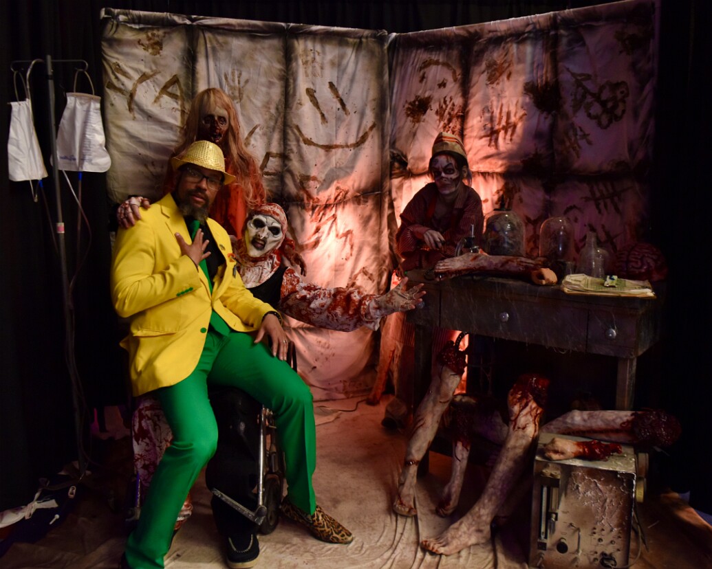 A Patient in Green and Gold (Photo by Inara) 1