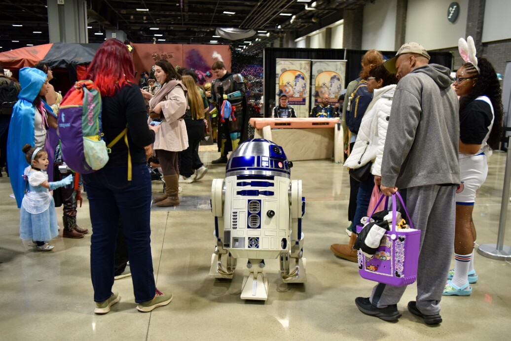 R2-D2 Coming Through