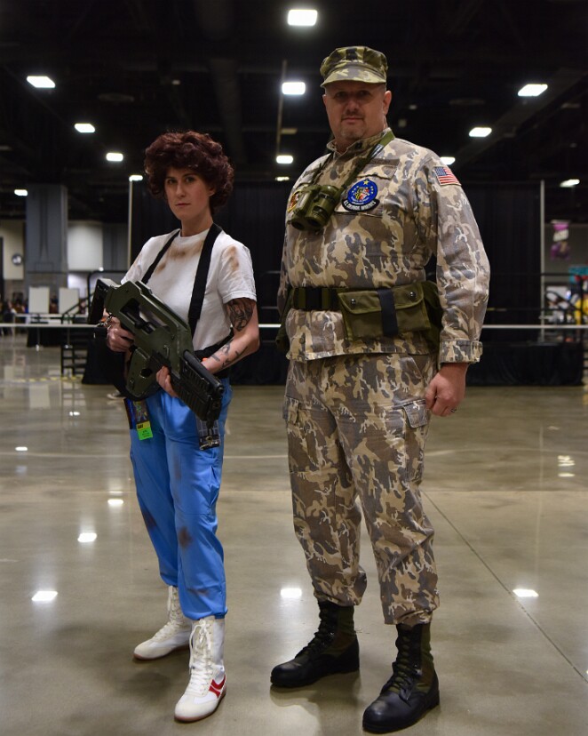 Ripley and a Colonial Marine Leader