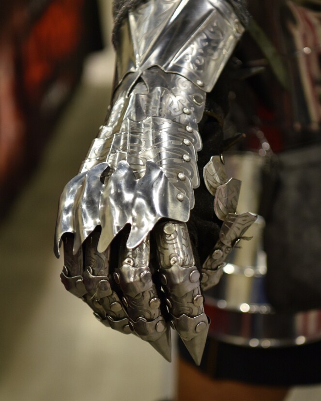 Gauntlet Articulated