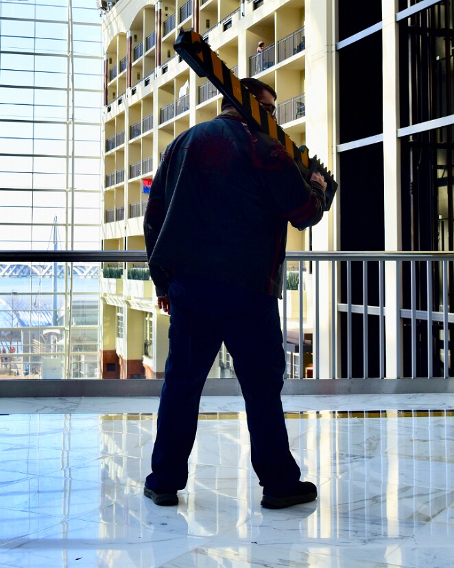 Chainsword on the Shoulder