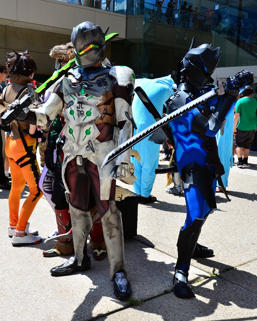 Two Genjis With Swords Drawn Ready for Action (Blue Genji by TK Cosplay) Two Genjis With Swords Drawn Ready for Action (Blue Genji by TK Cosplay)
