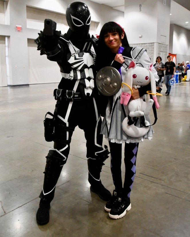 Agent Venom Hanging With Homura Akemi and Kyubey